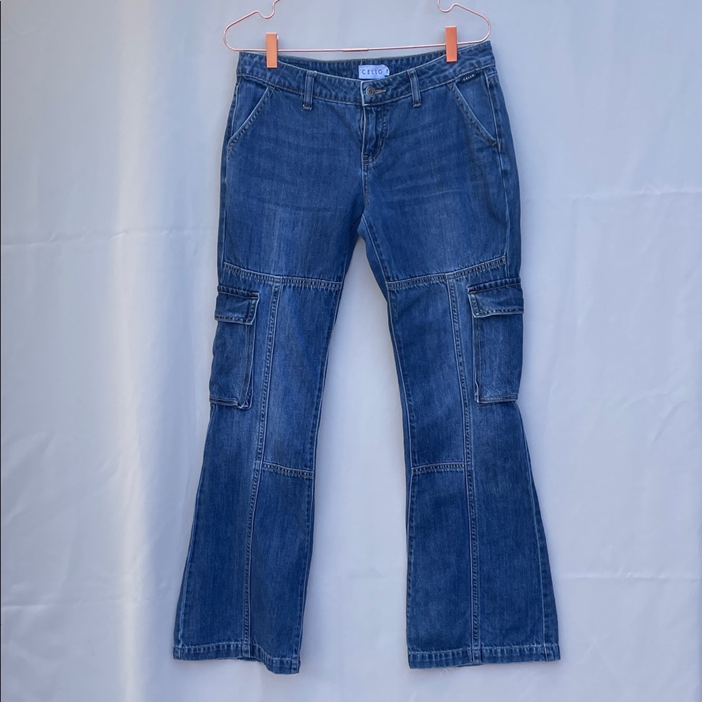 Cello Women’s Jeans, size 5 Flare with Cargo Pockets‎